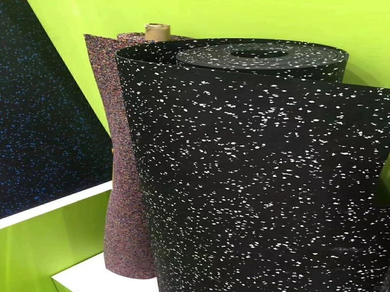 Outdoor rubber pavers with drainage detail